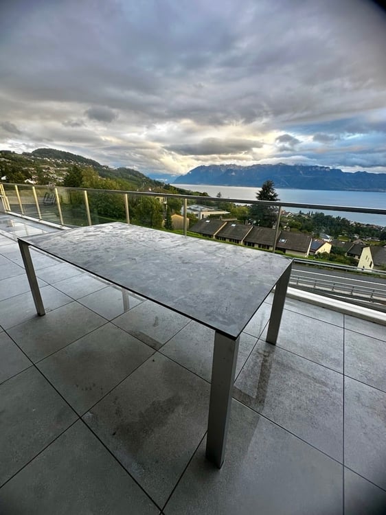 Appartement moderne de 1.5 pièces avec vue imprenable sur le lac – 4’760 CHF charges comprises 25