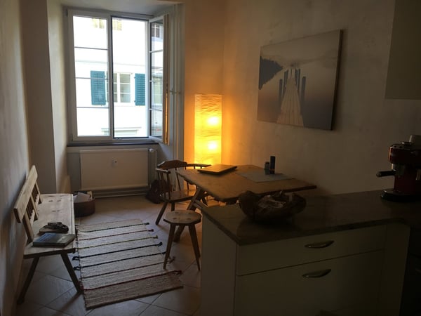 Einzigartige 1.5-Zimmer-Wohnung mit Terrasse in historischem Altbau beim Stadtturm Baden 2