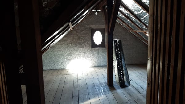 Einzigartige 1½-Zimmer-Altbauwohnung mit Wintergarten, Rundbibliothek, 270°-Panoramasicht & Garten 76