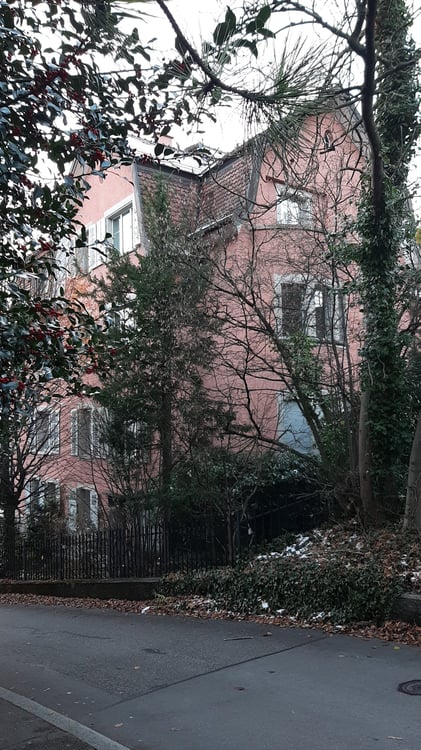 Einzigartige 1½-Zimmer-Altbauwohnung mit Wintergarten, Rundbibliothek, 270°-Panoramasicht & Garten 62