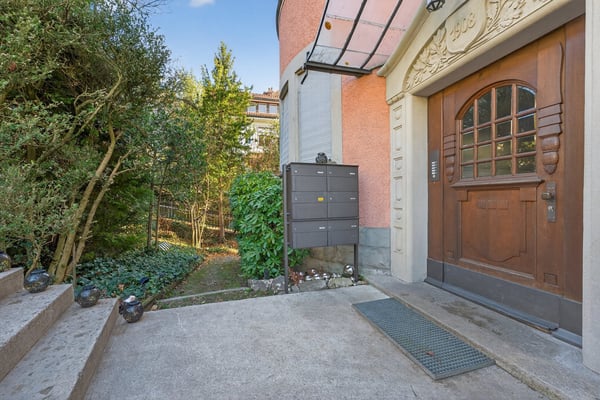 Einzigartige 1½-Zimmer-Altbauwohnung mit Wintergarten, Rundbibliothek, 270°-Panoramasicht & Garten 48