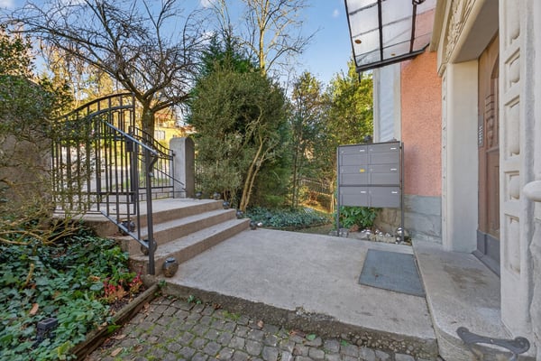 Einzigartige 1½-Zimmer-Altbauwohnung mit Wintergarten, Rundbibliothek, 270°-Panoramasicht & Garten 51