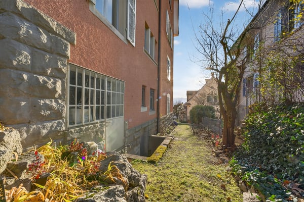 Einzigartige 1½-Zimmer-Altbauwohnung mit Wintergarten, Rundbibliothek, 270°-Panoramasicht & Garten 52