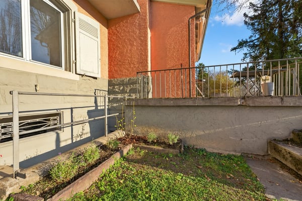 Einzigartige 1½-Zimmer-Altbauwohnung mit Wintergarten, Rundbibliothek, 270°-Panoramasicht & Garten 55