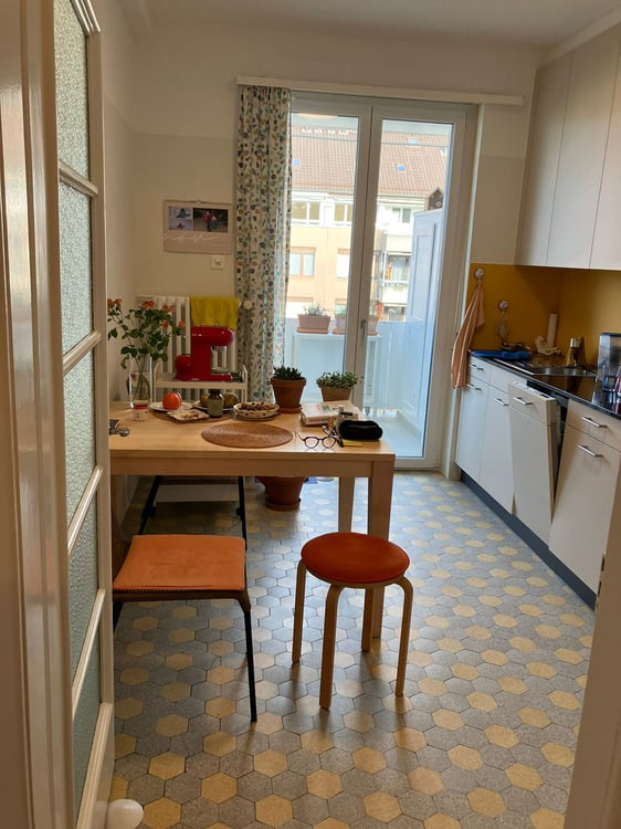 Stilvolle 1 1/1-Z.-Altbauwohnung im Neubad, Basel 2