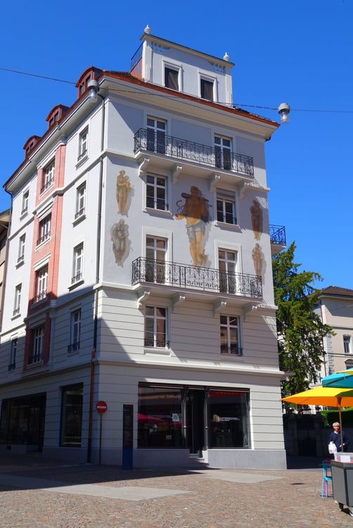 Modern ausgestattete Altbauwohnung am Falkenplatz 1