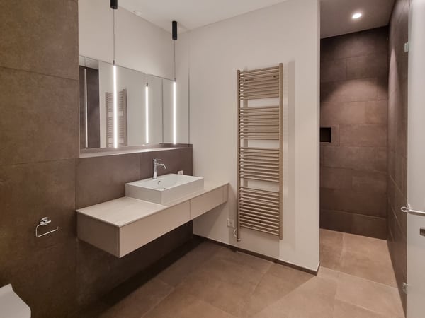 Terrassenwohnung an Top Panorama Lage mit unverbaubarer Berg- und Seesicht 23