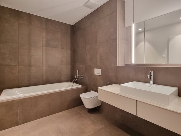 Terrassenwohnung an Top Panorama Lage mit unverbaubarer Berg- und Seesicht 24