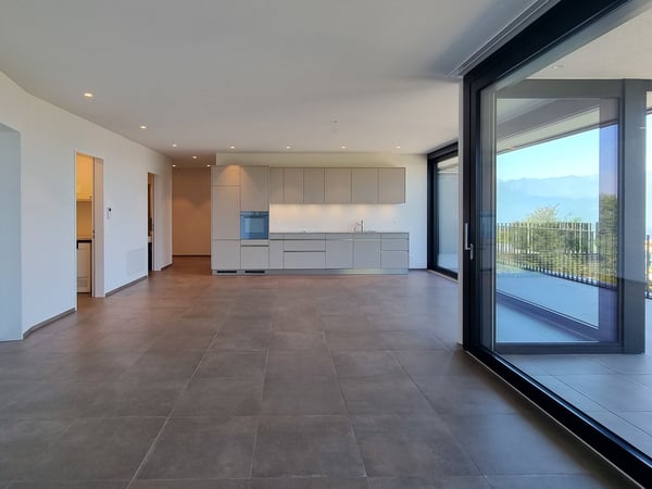 Terrassenwohnung an Top Panorama Lage mit unverbaubarer Berg- und Seesicht 11