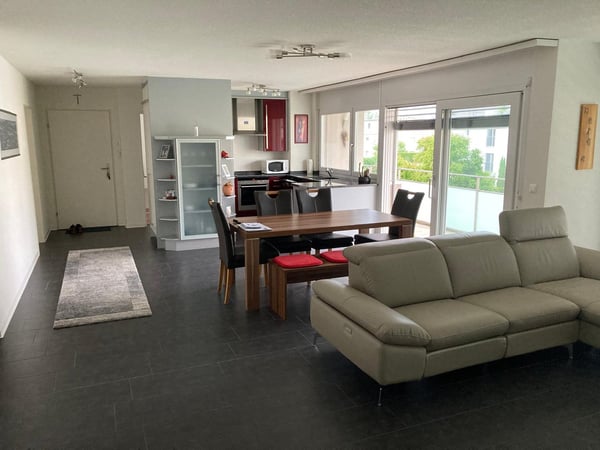 Moderne 1.5-Zimmer-Wohnung mit Balkon in Wetzikon 2