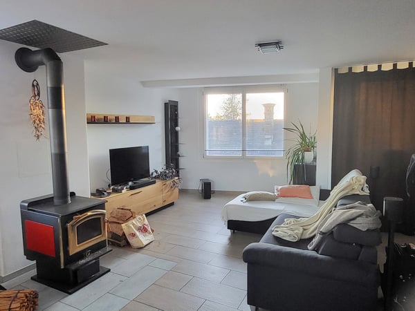 Moderne 1.5-Zimmer-Wohnung mit Terrasse in Russikon