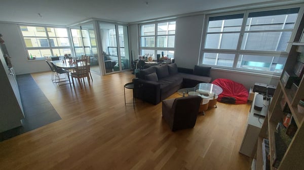 Grand appartement de 1.5 pièces idéalement situé à Renens 1