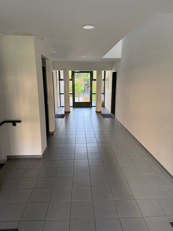 Erstvermietung nach Sanierung 1.5-Zimmer-Wohnung im 2. OG. an zentraler Lage in Ascona 2