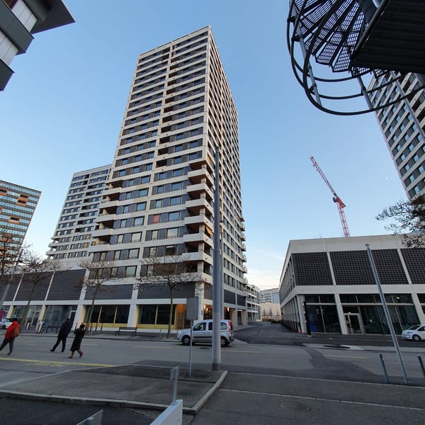 Einstellplatz mit Elektro-Ladestation nahe Bhf. Oerlikon 1