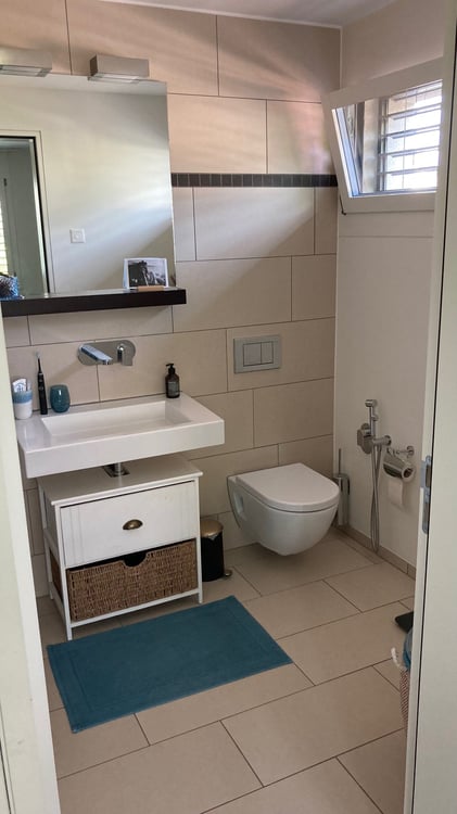 (DE)🌿 120 m² hell am Waldrand – 1.5 Zimmer, Balkon mit Aussicht, sehr ruhig🌿 10