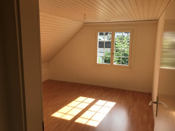 Charmantes 1.5-Zimmer-Eckreihenhaus in sonniger Zentrumslage in Lachen SZ mit Seenähe 8