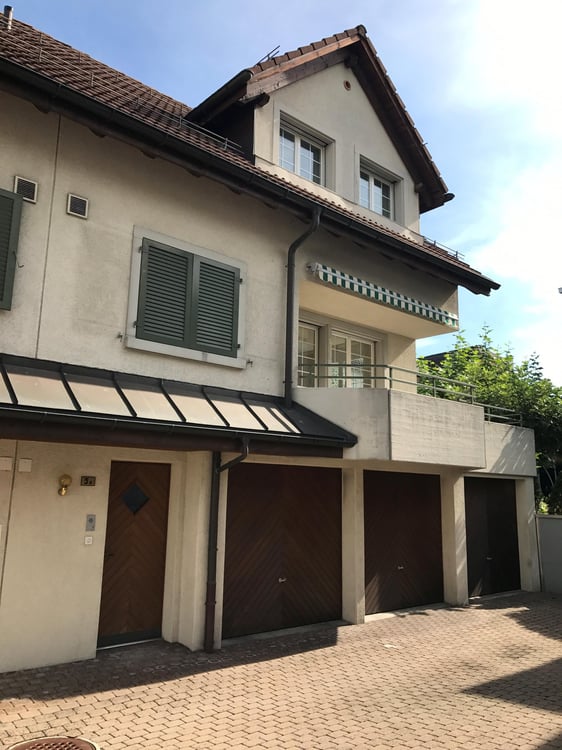 Charmantes 1.5-Zimmer-Eckreihenhaus in sonniger Zentrumslage in Lachen SZ mit Seenähe 1