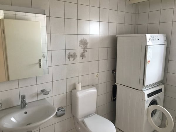 Charmantes 1.5-Zimmer-Eckreihenhaus in sonniger Zentrumslage in Lachen SZ mit Seenähe 10