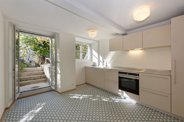 Charmantes 1½-Zimmer-Haus mit Seesicht & Gartensitzplatz – 2 Min. zur S-Bahn 4