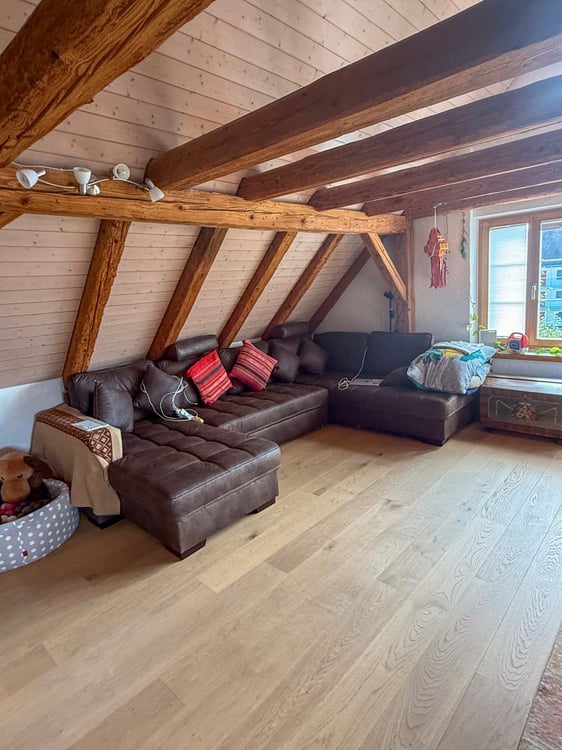 1.5-Zimmer-Attika-Wohnung mit Gartenteil 3