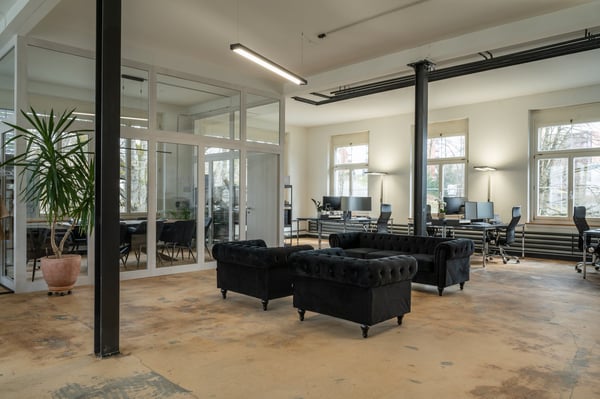 Grosszügige Büro- oder Gewerbefläche in charmantem Industrieareal – Top-Lage! 2