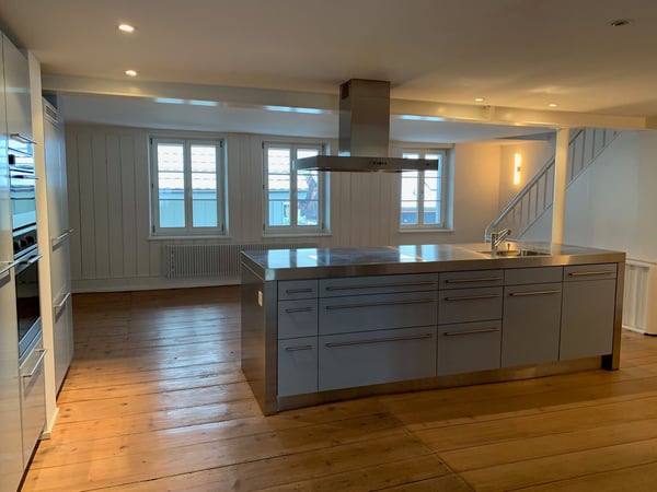 Charmante, loftartige Wohnung in historischem Gebäude in Winterthur 2