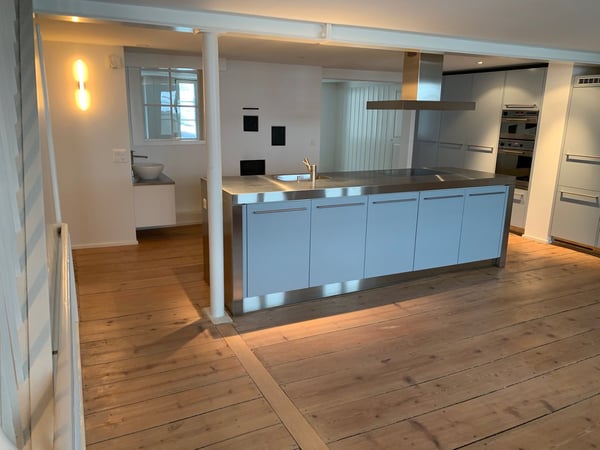 Charmante, loftartige Wohnung in historischem Gebäude in Winterthur 3