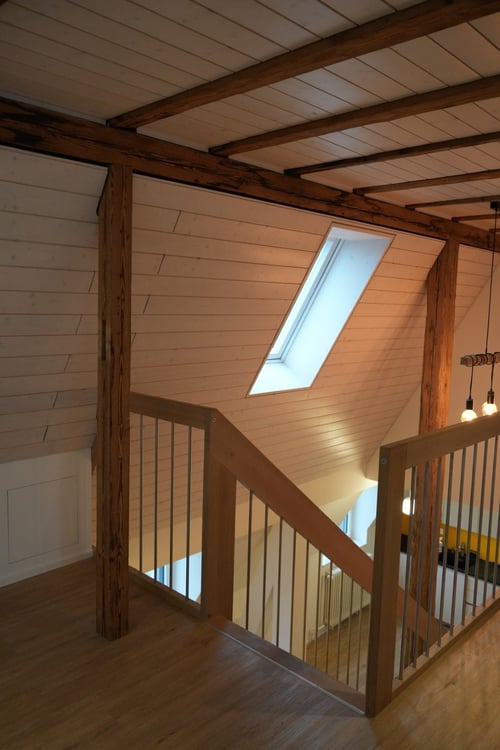 Moderne 1.5-Zimmer Maisonette Wohnung im Dachgeschoss 18