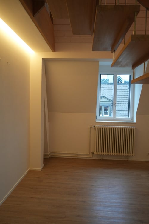 Moderne 1.5-Zimmer Maisonette Wohnung im Dachgeschoss 4
