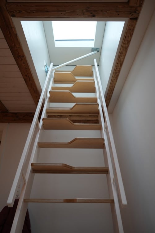 Moderne 1.5-Zimmer Maisonette Wohnung im Dachgeschoss 27