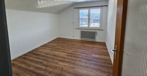 Charmante 1-Zimmer-Dachwohnung in Wilchingen 2
