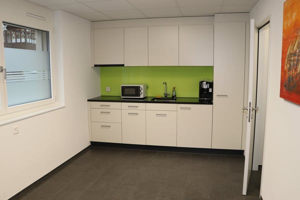 Büro/- Praxisräume an zentraler Lage (Teilflächen möglich) 3