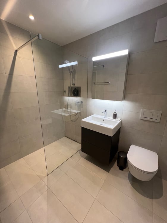 Erstvermietung: Moderne 1.5-Zimmer-Neubau-Wohnung mit Sitzplatz in Zürich Affoltern 8