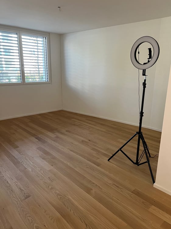 Erstvermietung: Moderne 1.5-Zimmer-Neubau-Wohnung mit Sitzplatz in Zürich Affoltern 2