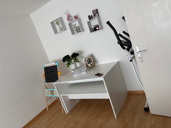 Charmante 1-Zimmer-Wohnung mit Balkon in Erlen 2