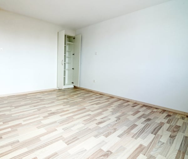 Ruhige und sonnige 1 - Zimmer-Wohnung mit grossem Balkon 6