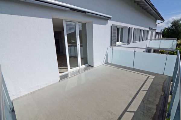 Ruhige und sonnige 1 - Zimmer-Wohnung mit grossem Balkon 2