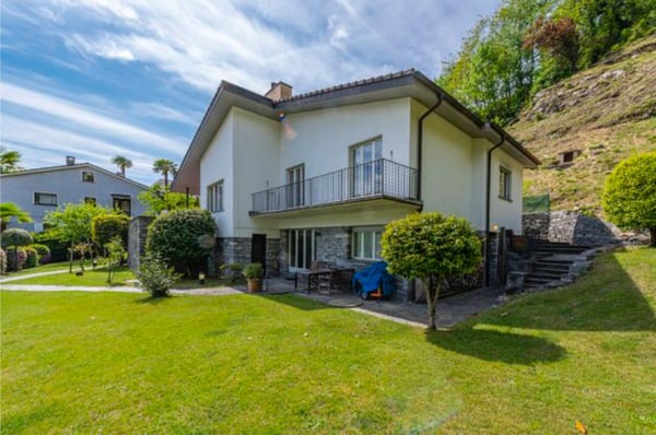 Splendida villa di 2.5 locali con vista panoramica a Minusio 2