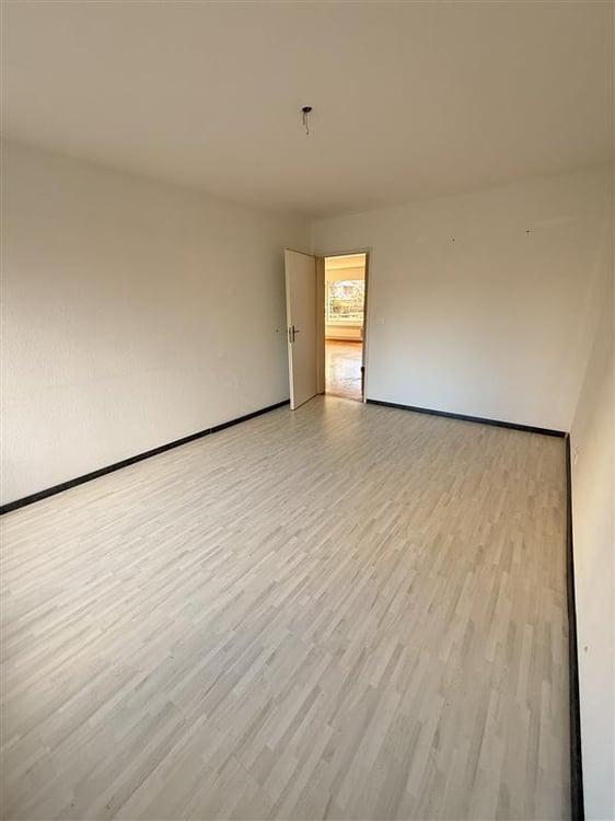 Grosszügige 1.5-Zimmer-Wohnung mit Balkon in Schlieren 13