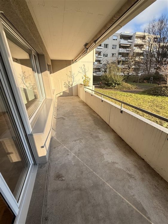 Grosszügige 1.5-Zimmer-Wohnung mit Balkon in Schlieren 4