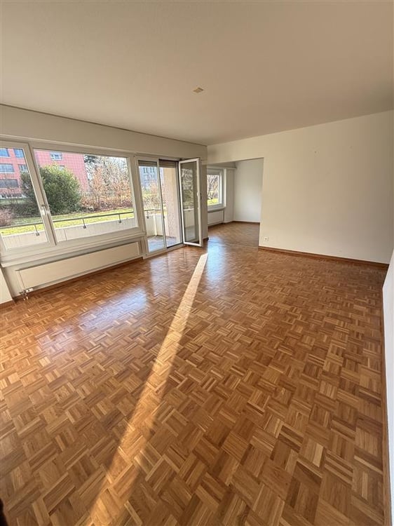 Grosszügige 1.5-Zimmer-Wohnung mit Balkon in Schlieren 2