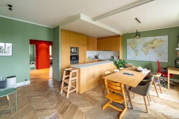 Spacious 2 bedroom apartment with garage in Charmilles 1