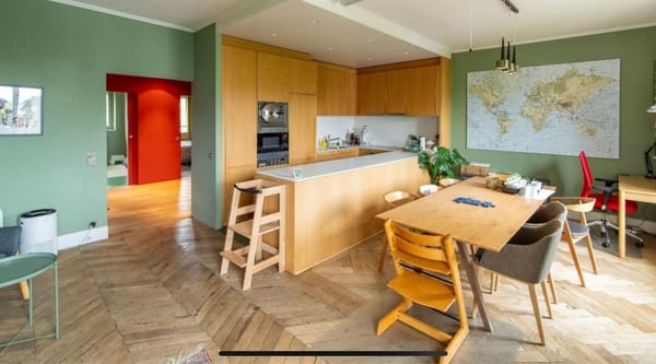 Spacious 2 bedroom apartment with garage in Charmilles 1