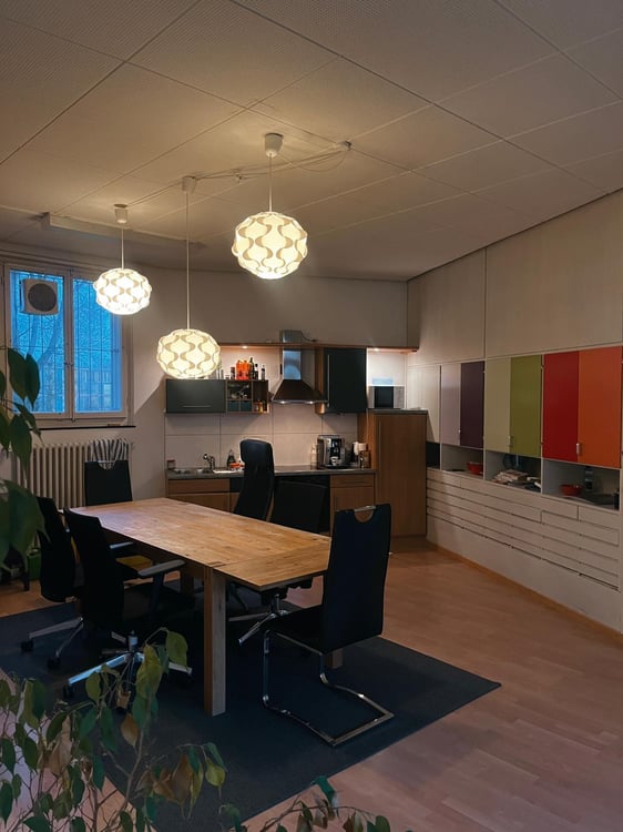 Moderne 1-Zimmer-Büroräume an der Schwellistrasse 4