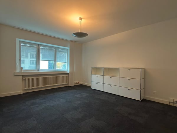 Bezugsbereite Büros in einem repräsentativen Geschäftshaus in Zollikon 8