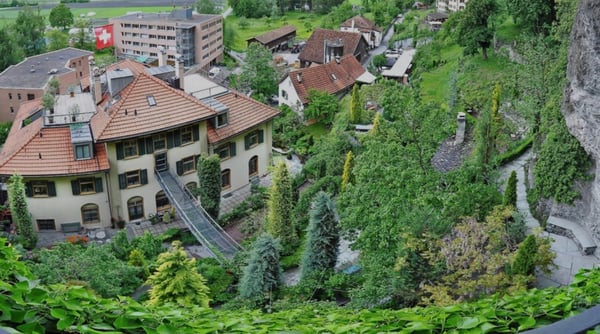 Charmante 1.5-Zimmer-Dachwohnung in historischem Gebäude in Rothenbrunnen 11