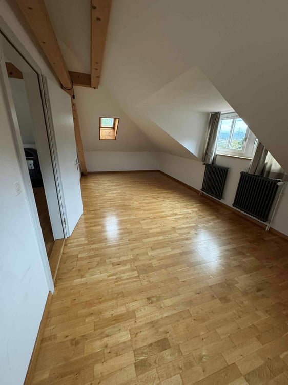 Charmante 1.5-Zimmer-Dachwohnung in historischem Gebäude in Rothenbrunnen 7