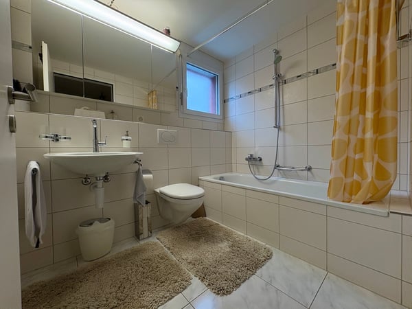 Schöne geräumige Wohnung in ruhiger Lage inkl. Wintergarten & Einstellplatz 8