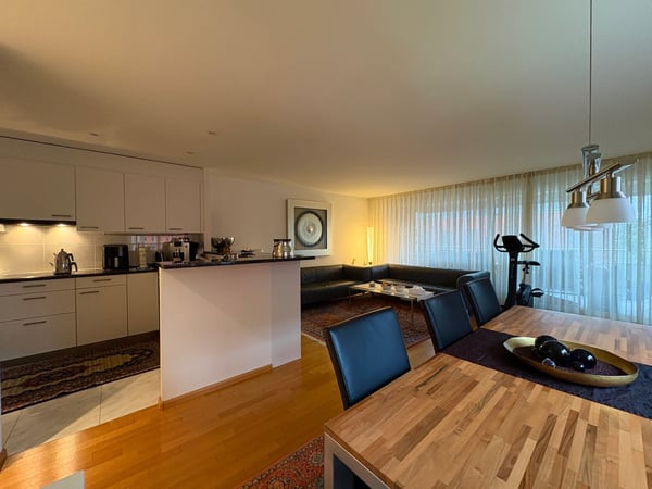 Schöne geräumige Wohnung in ruhiger Lage inkl. Wintergarten & Einstellplatz 2