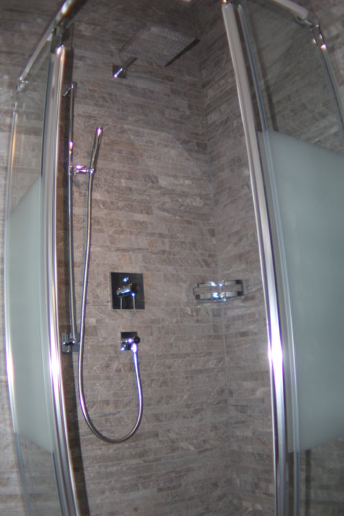 Moderne 1.5-Zimmer-Dachwohnung mit Bergblick (15 Minuten nach Zürich) 14